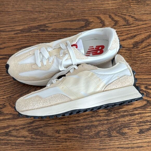 New Balance 327 COLOR
Angora/Sea Salt - Picture 5 of 8